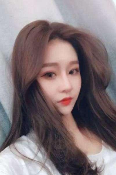 抖音网红千玺资料,青春活力，魅力四射的青春偶像