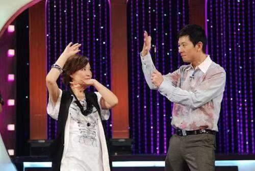 明星采访性话题,独家采访背后的真实故事