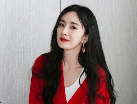 圈内人爆料不喜欢杨幂,某明星对杨幂态度冷淡，原因成谜