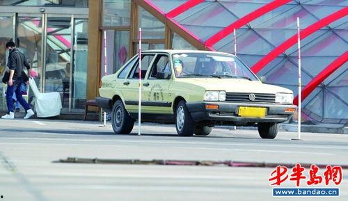 5月1日车祸头条,惨烈车祸震惊街头，紧急救援展开”