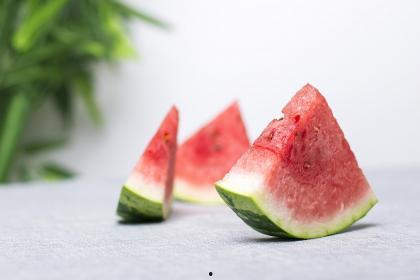 梦见偷摘西瓜吃瓜,偷摘西瓜的甜蜜诱惑